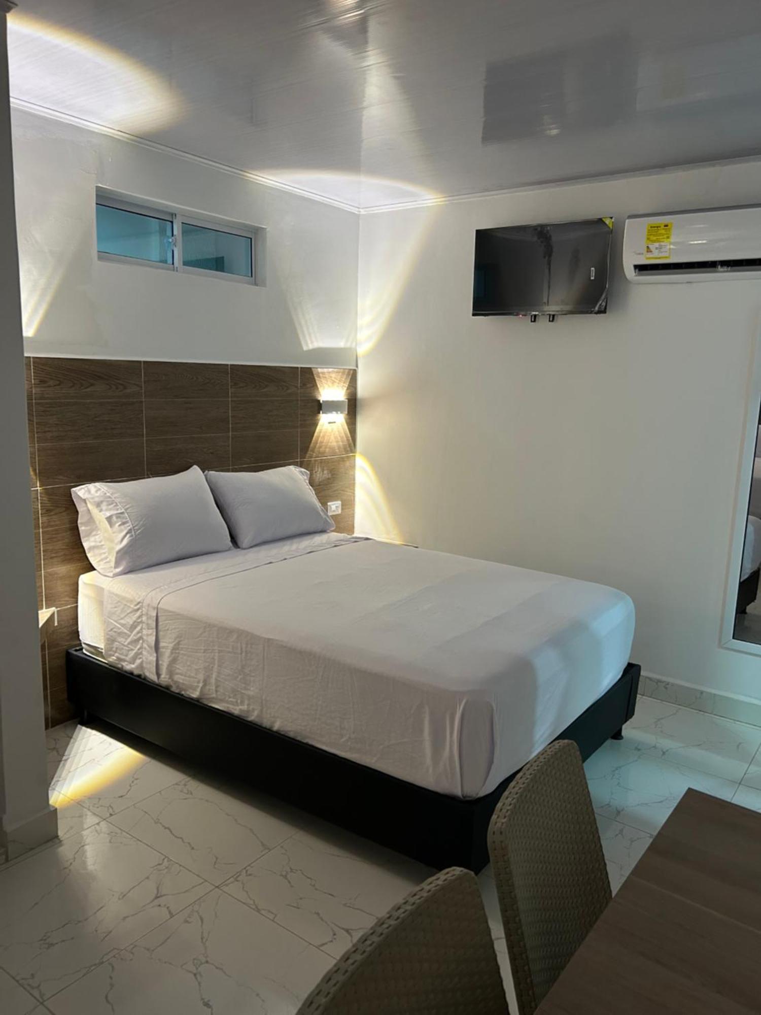 Hotel Brisas Del Mar Санта-Марта Экстерьер фото