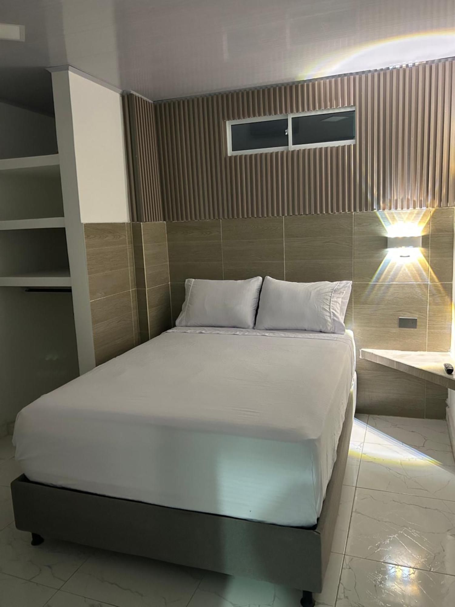 Hotel Brisas Del Mar Санта-Марта Экстерьер фото